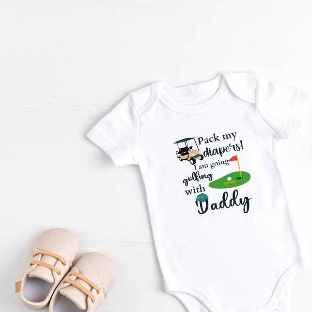 Packa mina blöjor... Jag ska ta Golfing Funny T Shirt (Pack my diapers I am going golfing with Daddy)