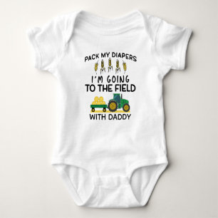 Packa Mina Blöjor Jag Ska Till Fältet Med Pappa T Shirt
