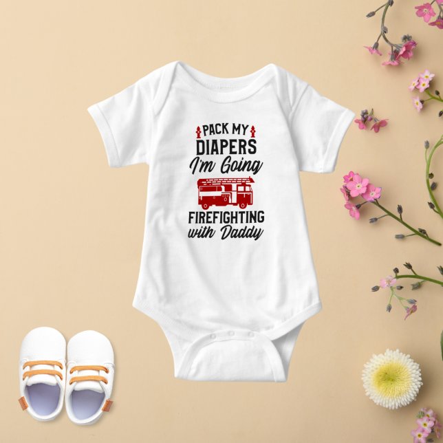 Packa mina blöjor som jag ska slåss med pappa t shirt (Skapare uppladdad)