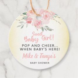 Packa och muntra söta märkre för babydusch i flick gåvor etiketter