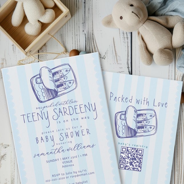 Packad med kärlek Konserverade sardiner Baby Showe Inbjudningar (Packed with Love Tinned Sardine Teeny Sardeeny Mediterranean QR Code Nautical Baby Shower Invitation)