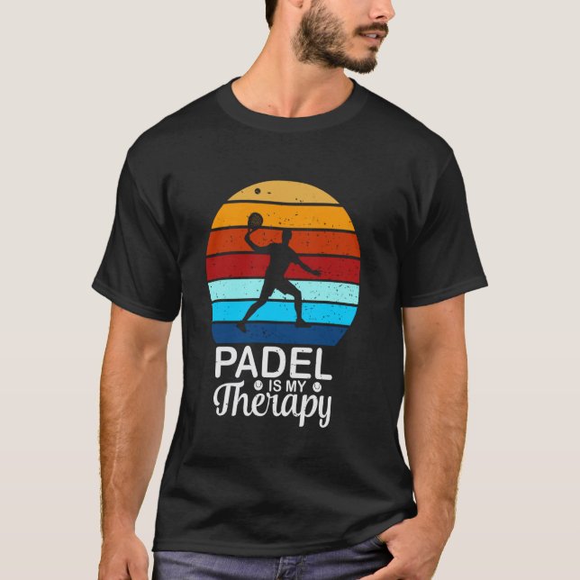 Padel är min terapi Retro solnedgång Spelar siluet T Shirt (Framsida)