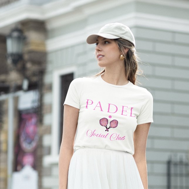 Padel Women’s T-Shirt & Social Club Emblem in Pink (Skapare uppladdad)