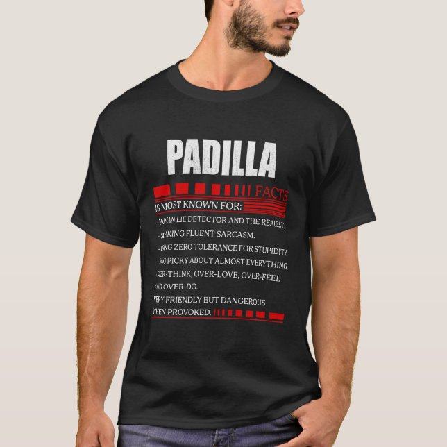 PADILLA Namn T Shirt, PADILLA-familjen namn vapens T Shirt (Framsida)