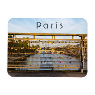Padlocks i kärlek på en bro i Paris Magnet