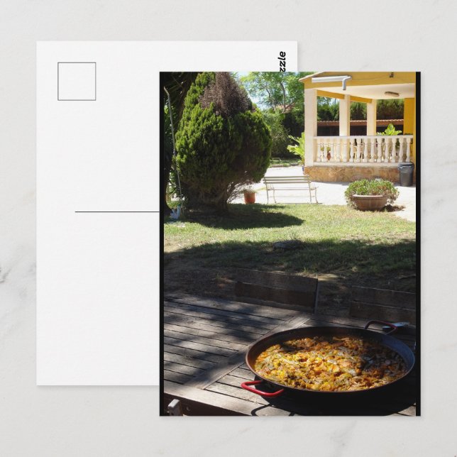 Paella rätt stående i trädgården vykort (Fram/baksida)