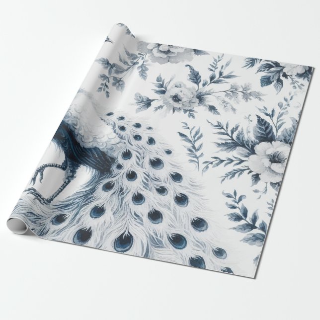 Påfågel med blå blommor presentpapper (Utrullad)