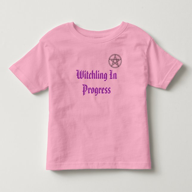 Pågående Witchling Tee (Framsida)