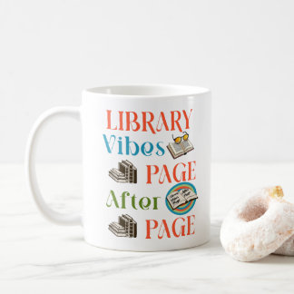 Page After Page Embrace (Sida efter sida), Bibliot Kaffemugg