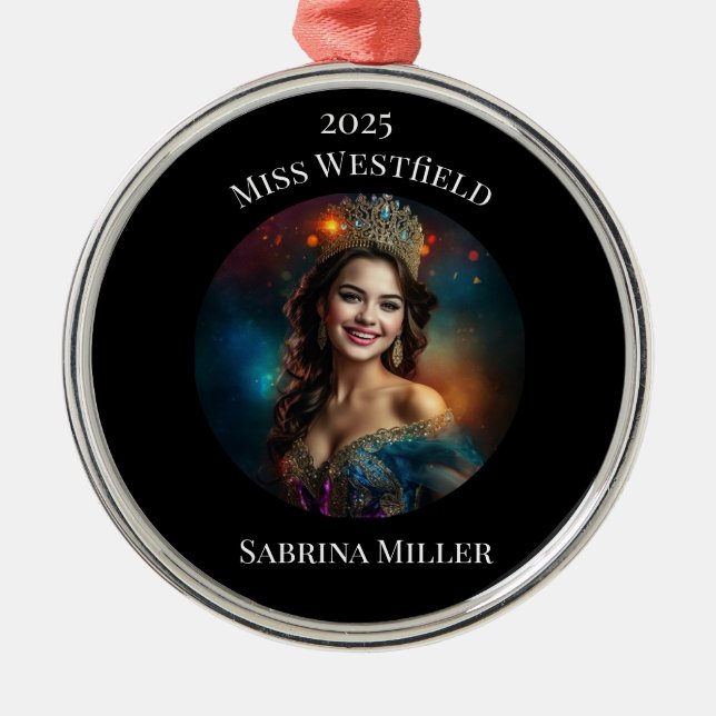 Pageant Queen Christmas Ornament (Framsidan)