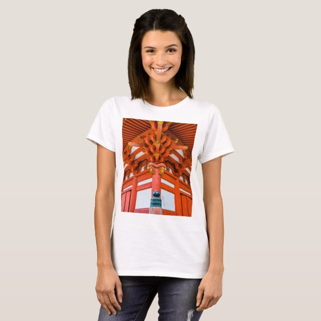 Pagoda grund uppåtgående perspektiv, Miyajima T Shirt (Hel framsida)
