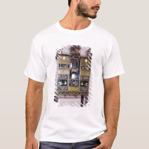 Pagoda som är kabinett i chippendale- stil av t shirt