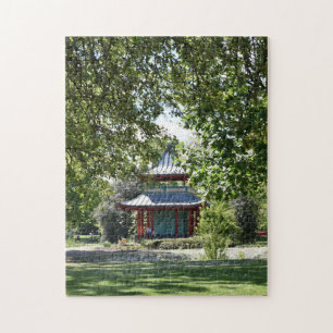Pagoda Victoria Park Torn Hamlets London UK Pussel