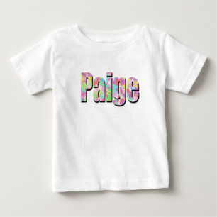 "Paige" Namn Gjort Med Färgglada Fjärilar, T Shirt
