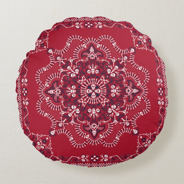 Paisley, döskallar, bandana, fyrkantig design. rund kudde (Framsidan)