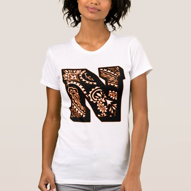 Paisley Monogram - N Tee Shirt (Framsida)