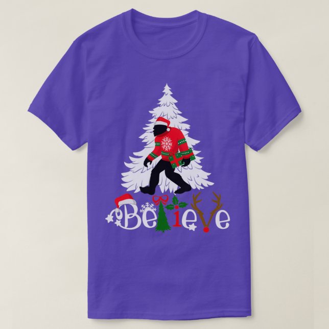 Pajamas-familjen Bigfoot tror på matchande jul T Shirt (Design framsida)