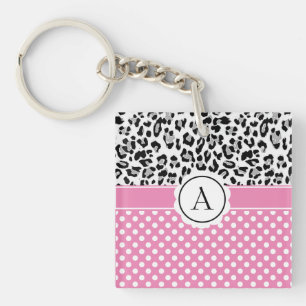 Pajiga prickar och djurtryck monogram
