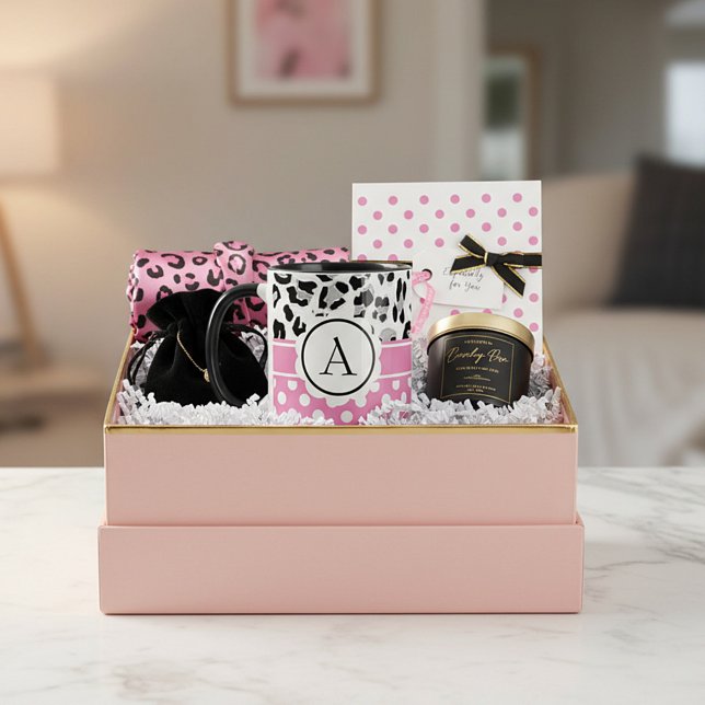 Pajiga prickar och djurtryck monogram mugg (Skapare uppladdad)