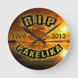 Pakelika Tribute tar tid på Rund Klocka
