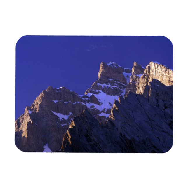 Pakistan, Baltoro Muztagh Range. Soluppgång över Magnet (Horisontell)
