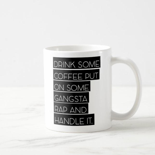 Pålagt rappar behandlar någon Gangsta och det Kaffemugg (Höger)
