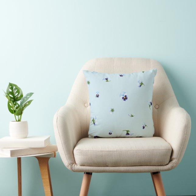 Pale Aqua Blue Purple Pansy Floral Pattern Kudde (Stol)