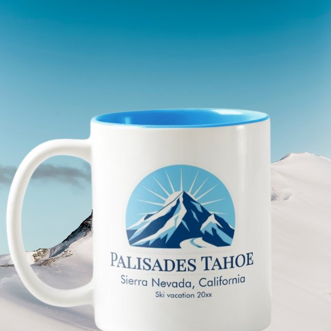 Palisades Tahoe California ski resort souvenir Två-Tonad Mugg (Skapare uppladdad)