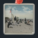 Palm Beach FL - den simma timmen Julgransprydnad Metall<br><div class="desc">Palm Beach FL - den simma timmen,  folkmassor på stranden - Palm Beach,  FL skapades i 1937. Detta avbildar visar platser från Palm Beach,  FL.</div>