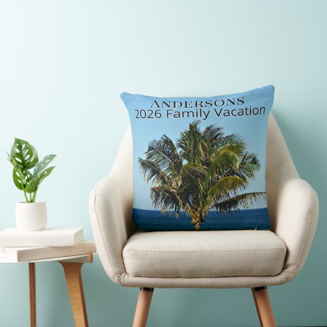 Palm Tree & Ocean Photo | Custom Family Name/Year Kudde (Stol)