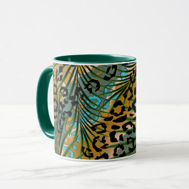 Palmblad på en leopardbakgrund. mugg (Framsida vänster)