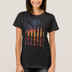 Palmträd Strand Solnedgång Amerikansk Flagga Somma T Shirt