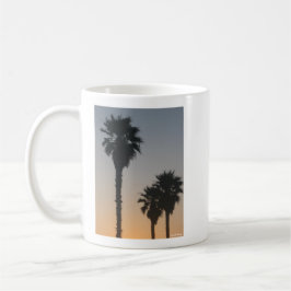 Palmträd vid solnedgång kaffemugg