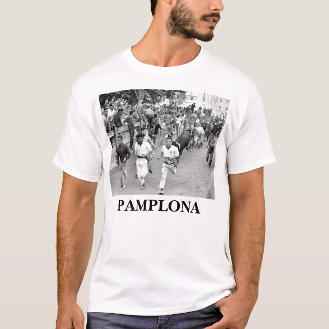 Pamplona Spain Running of the Bulls T Shirt (Framsida)