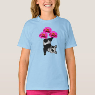 Panda Bear och Rosa Zinnia Flowers T-shirt