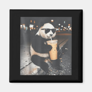 Panda dricker iskaffe rolig djur meme män magnet