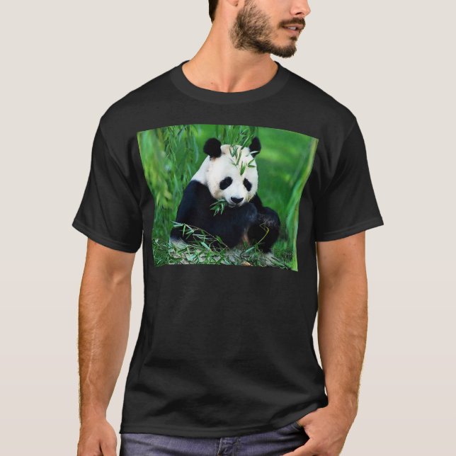 Panda Eating Lövs Tee (Framsida)