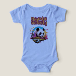 Panda Elegance: Vibrant Panda i hans livsmiljö T Shirt