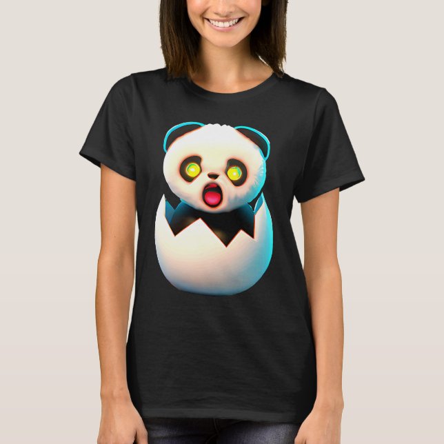 Panda hatches from egg t shirt (Framsida)