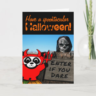 Panda i djävulendräkt på spökad majMaze Kort