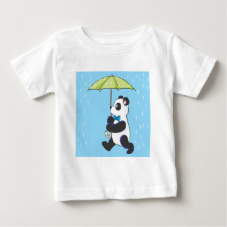 Panda i regna tröja