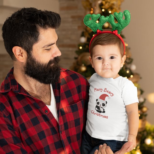 Panda i tomteluva – God Jul T Shirt (Skapare uppladdad)