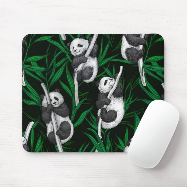 Panda unge på mörk grönt musmatta (Med mus)