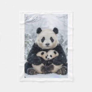 Pandang familj i snöfilt fleecefilt