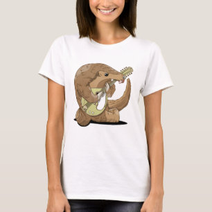 Pangolin som spelar mandolin t shirt