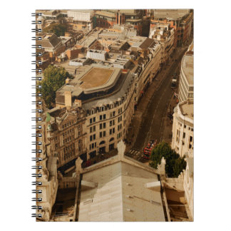 Panorama med looftop view i London med urban archi Anteckningsbok