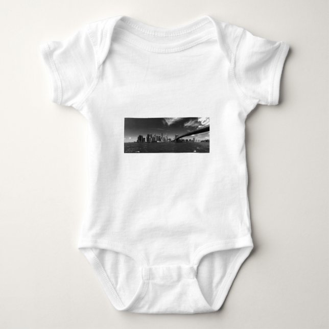 Panoramic Black White Brooklyn Tee (Framsida)