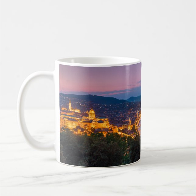 Panoramic Budapest Skyline i Ungern på natten Kaffemugg (Vänster)