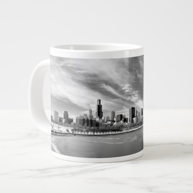 Panoramisk syn på Chicago skyline på vintern Jumbo Mugg (Framsida vänster)