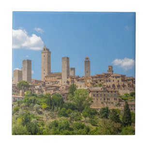 Panoramisk syn på Italien San Gimignano Toskana Kakelplatta